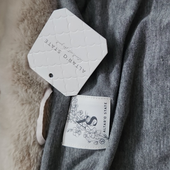 NWT Altar'd State Joelle faux fur jacket - small - Picture 7 of 13